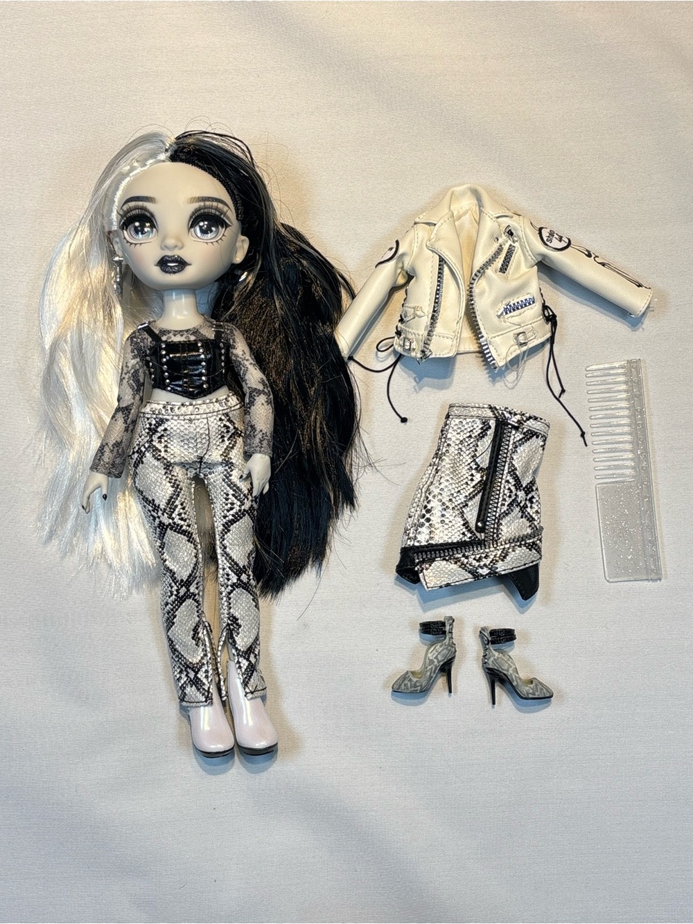Heather Grayson Shadow High Series 1 Fashion Doll